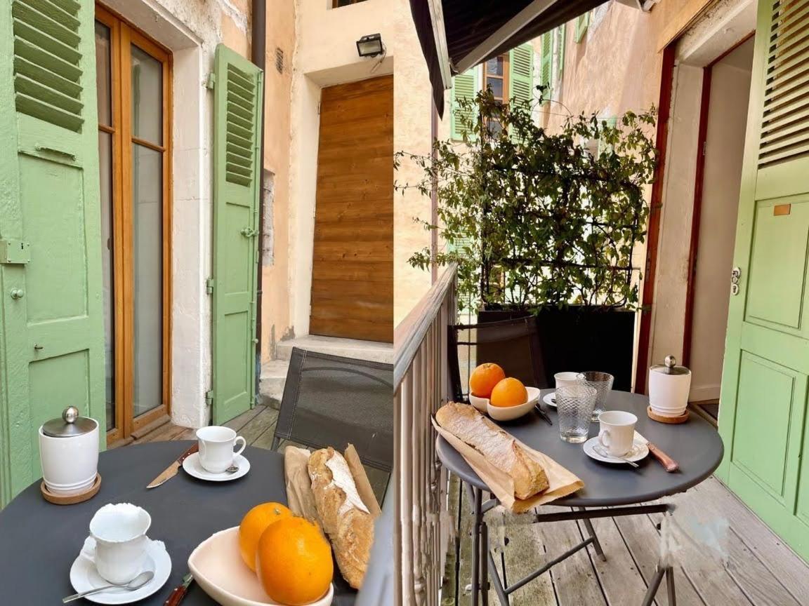 Appartement De Charme Au Coeur De La Vieille Ville Annecy Esterno foto